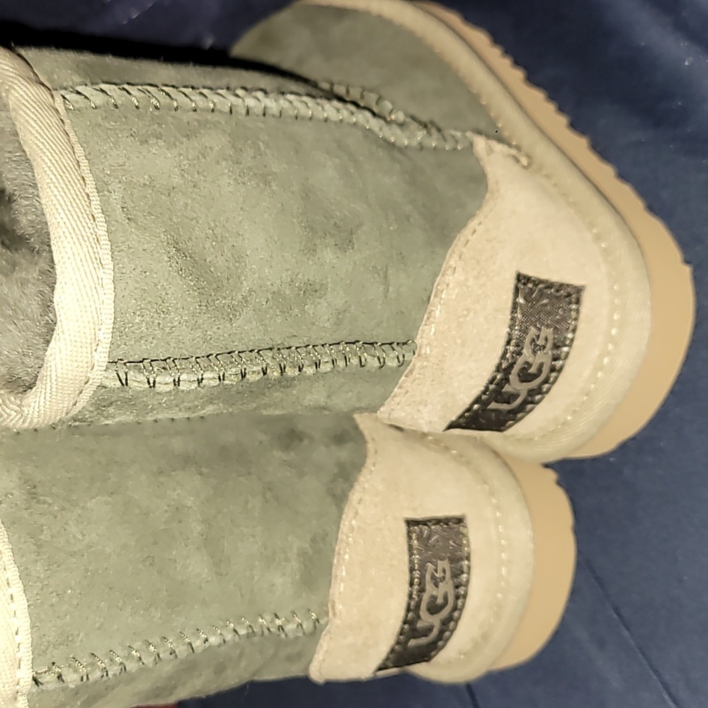 UGG